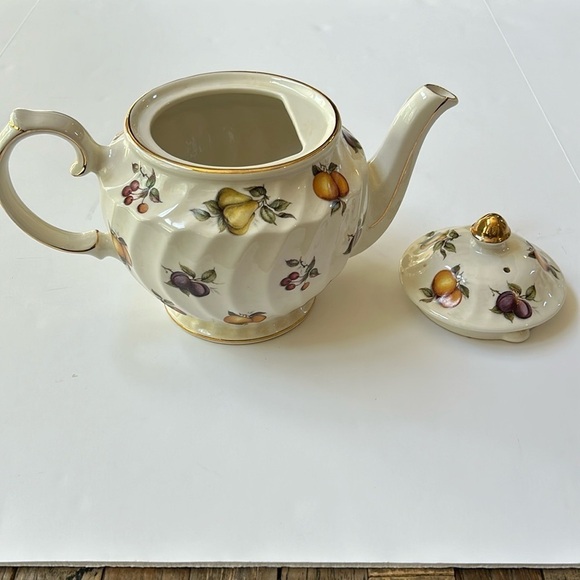 Windsor England Fruit Gold Trimmed Tea Pot - Picture 3 of 13